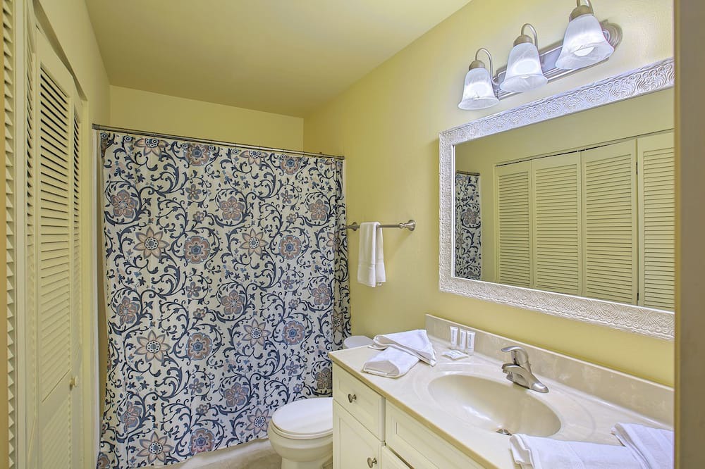 Photo of Bathroom in Santa Rosa Beach