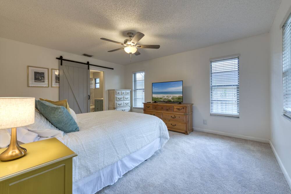 Photo of Bedroom in Riviera Beach
