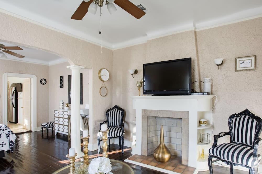 Photo of Livingroom in Saint Claude