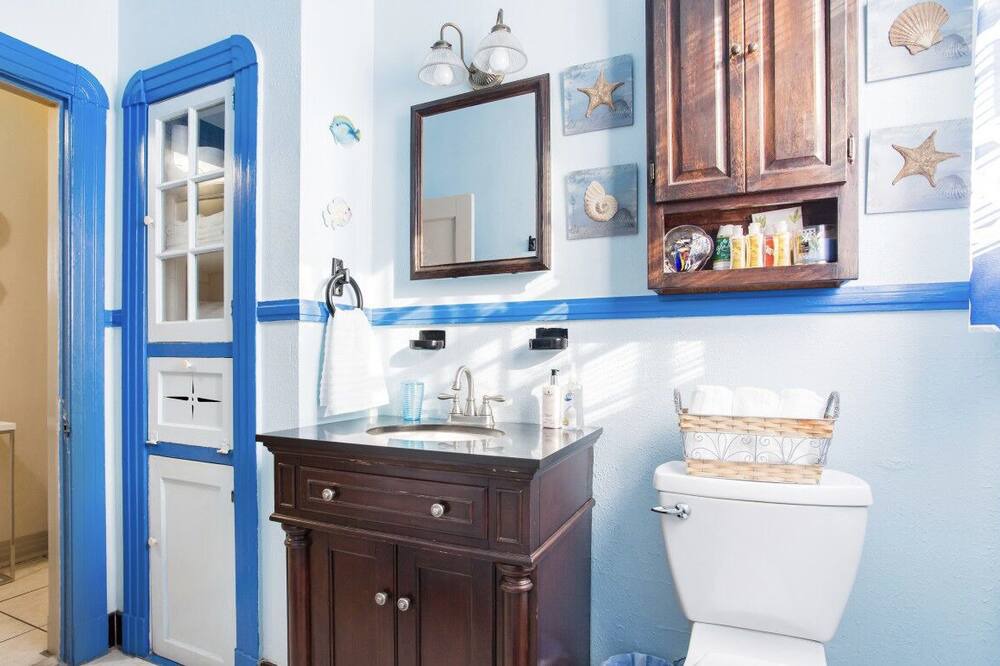 Photo of Bathroom in Saint Claude