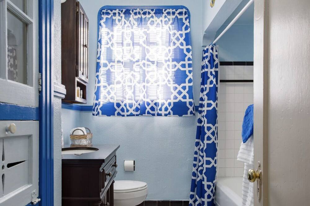 Photo of Bathroom in Saint Claude