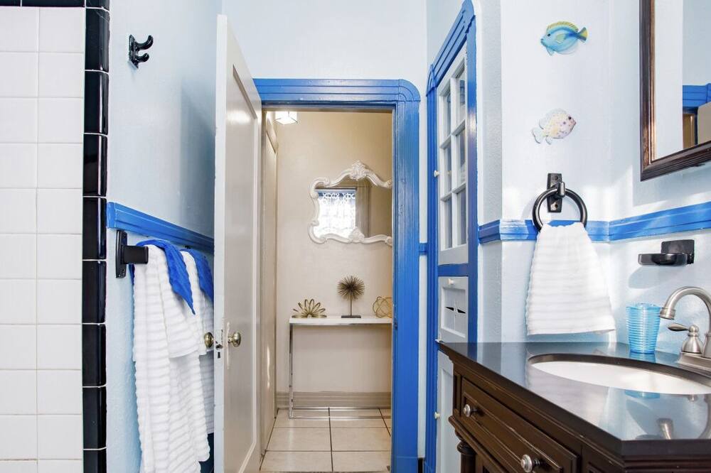 Photo of Bathroom in Saint Claude