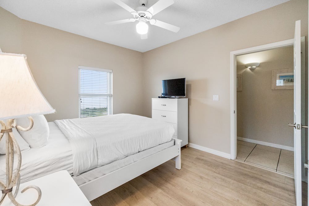 Photo of Bedroom in Navarre Beach