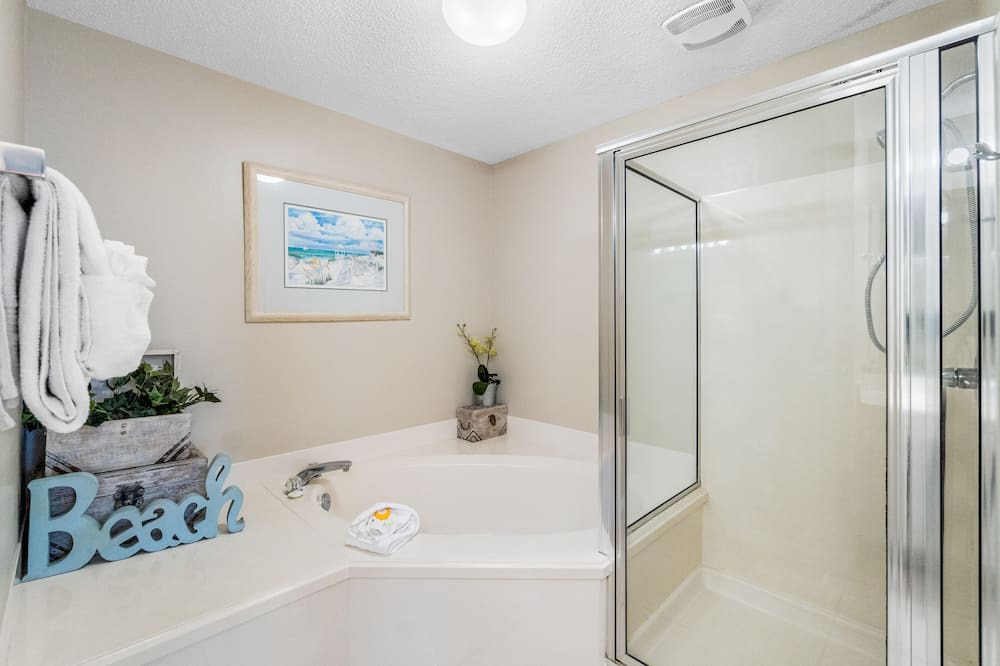 Photo of Bathroom in Navarre Beach
