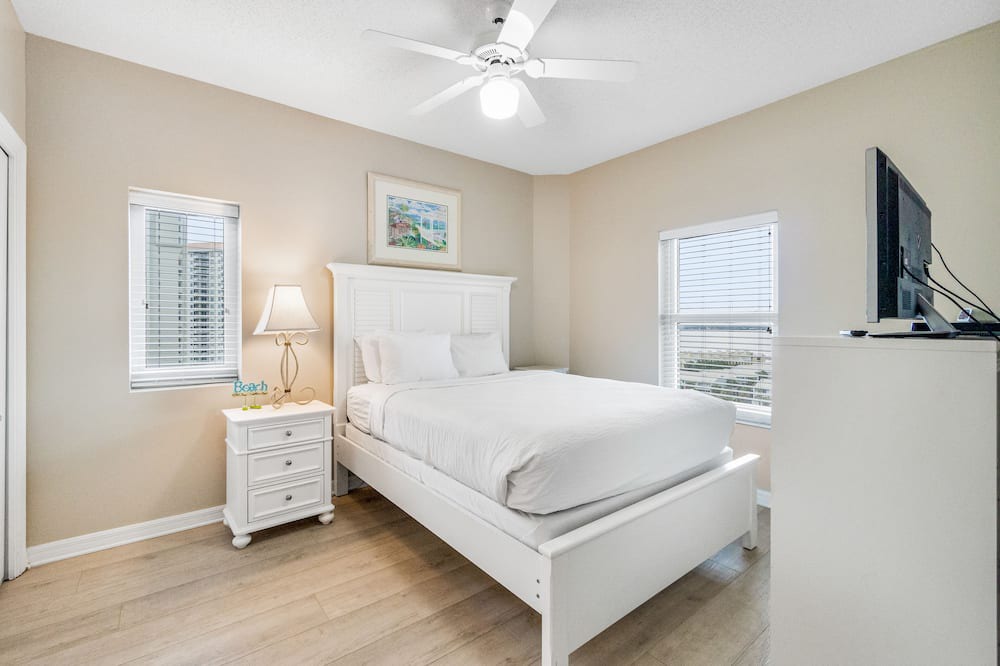Photo of Bedroom in Navarre Beach