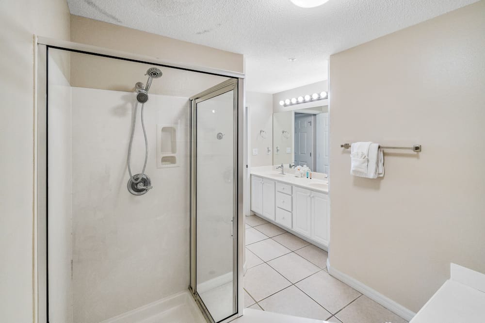 Photo of Bathroom in Navarre Beach