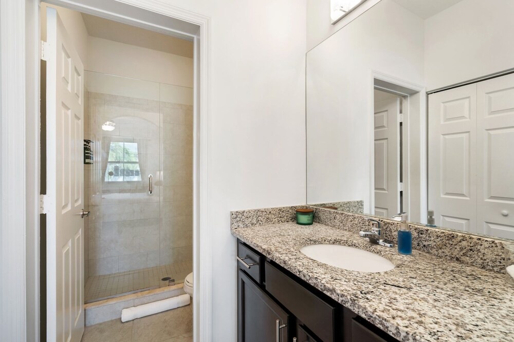 Photo of Bathroom in Davie