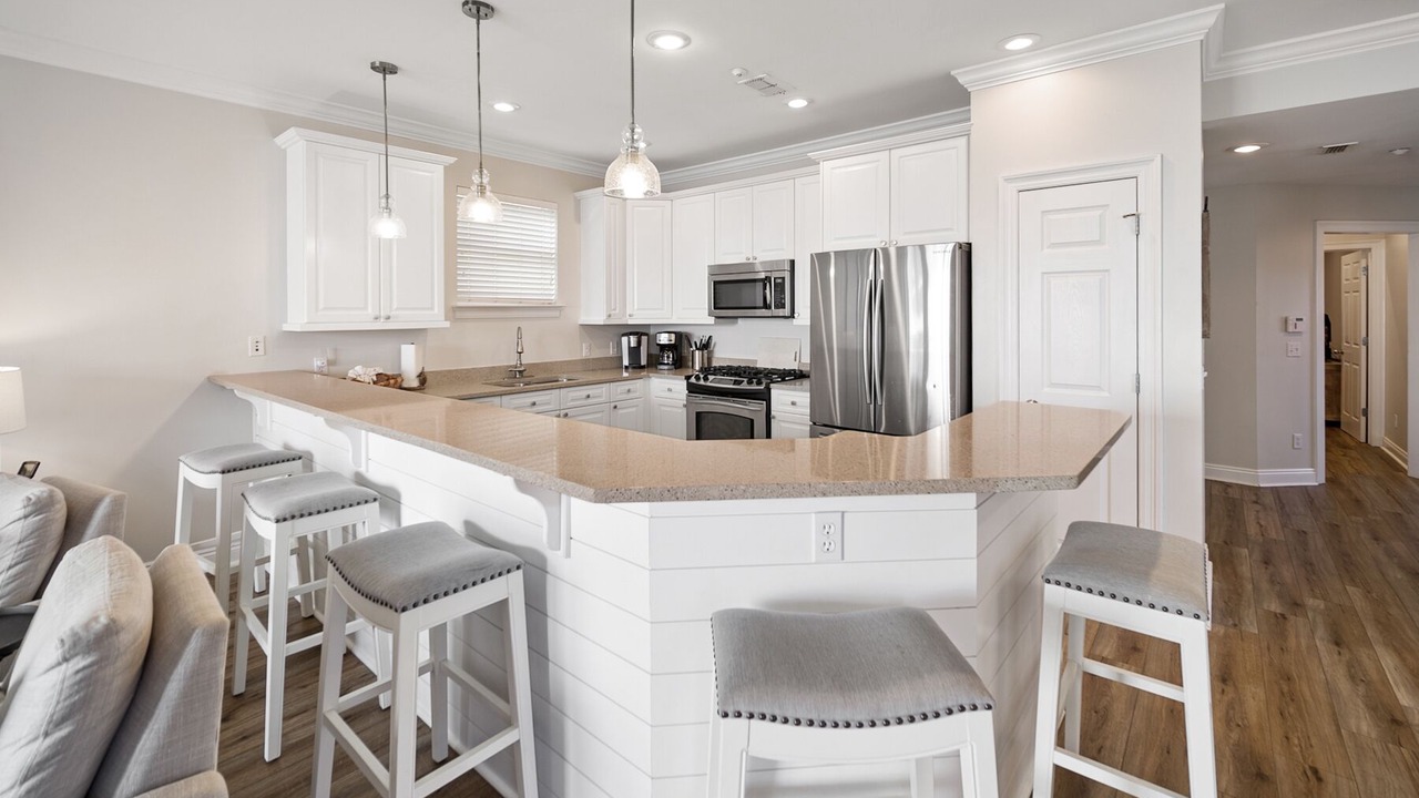 Photo of Kitchen in Laguna Beach Estates