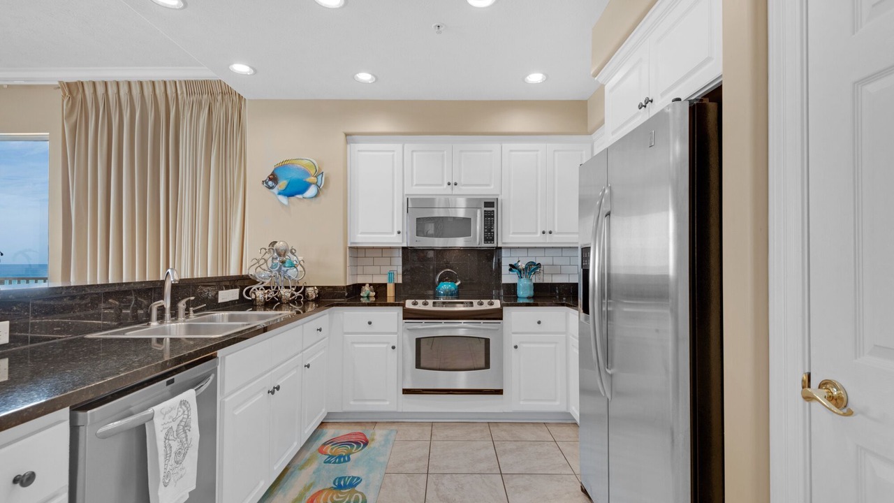 Photo of Kitchen in Lower Grand Lagoon