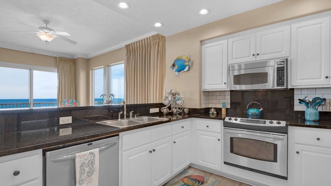 Photo of Kitchen in Lower Grand Lagoon