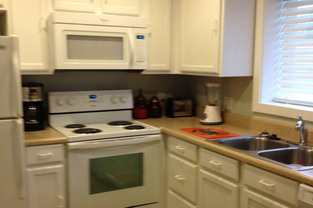 Photo of Kitchen in Laguna Beach Estates