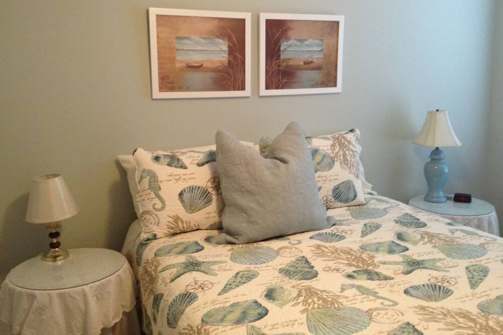Photo of Bedroom in Laguna Beach Estates