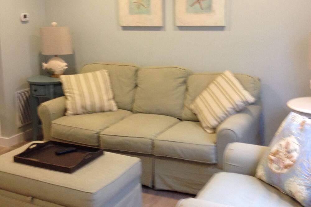 Photo of Livingroom in Laguna Beach Estates