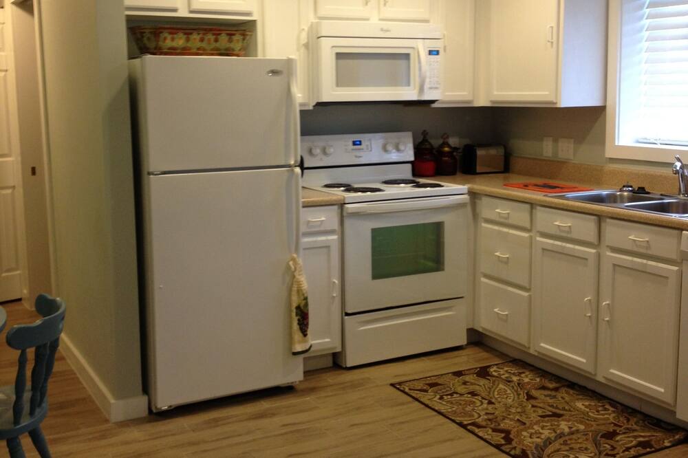 Photo of Kitchen in Laguna Beach Estates
