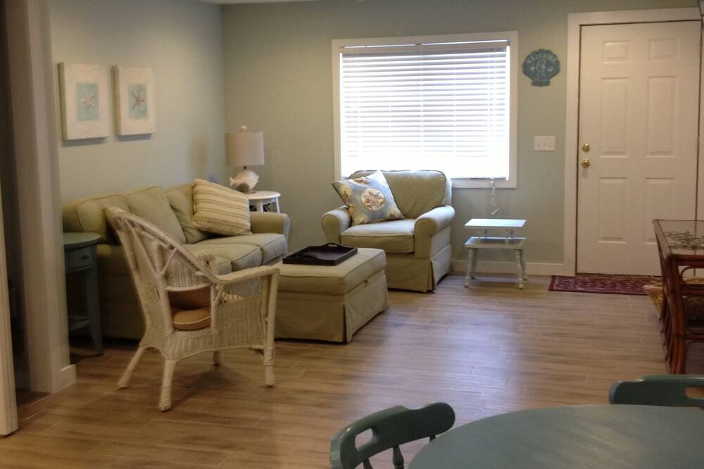 Photo of Livingroom in Laguna Beach Estates
