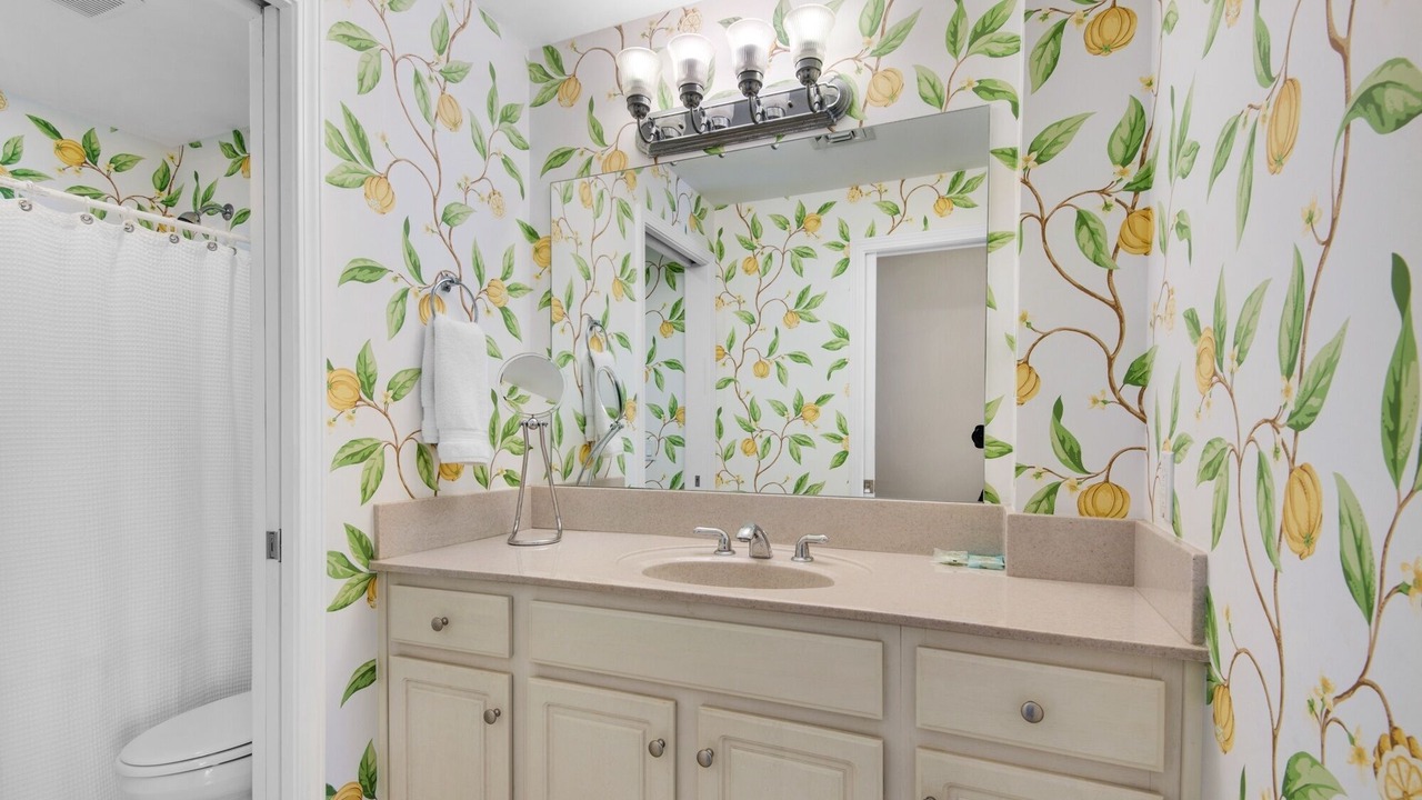 Photo of Bathroom in Deluna Point