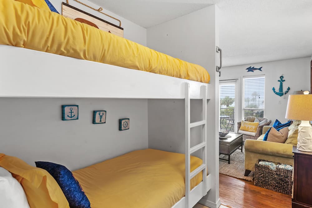 Photo of Bedroom in Crystal Beach