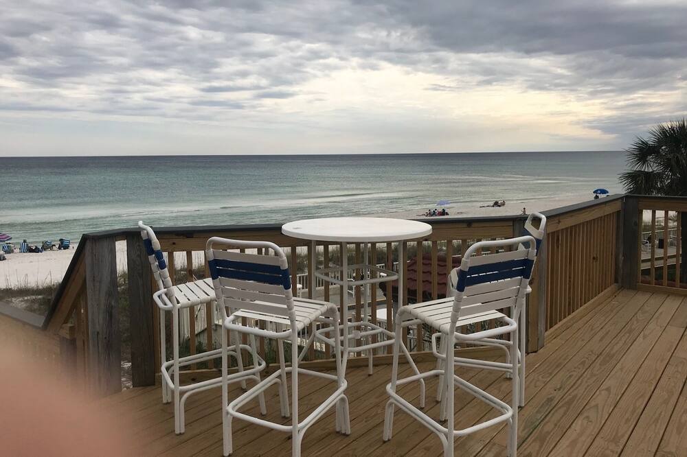 Photo of Patio Balcony in Fort Bay