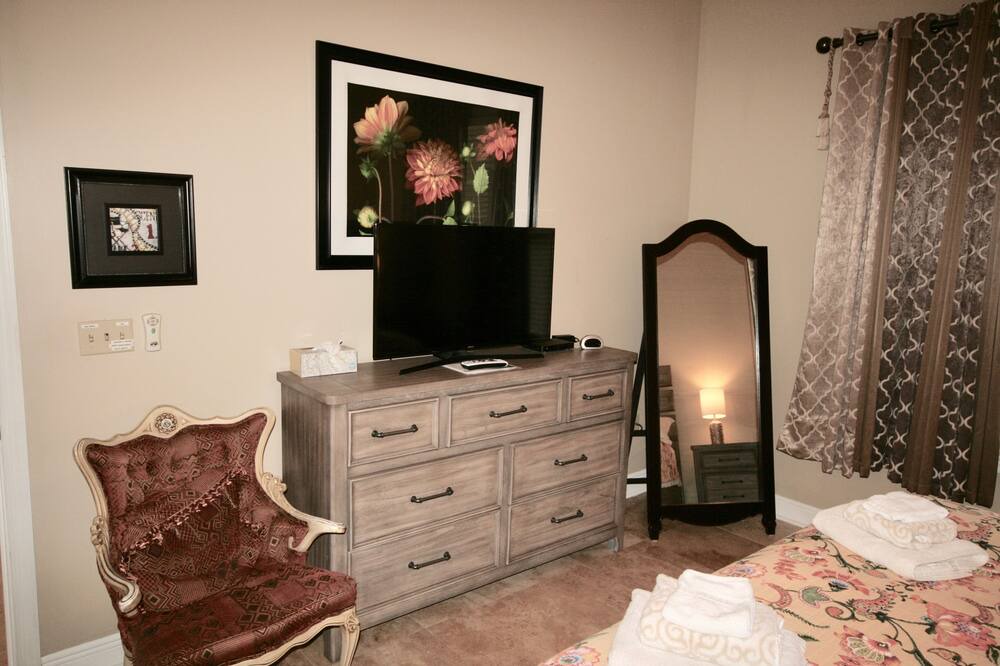 Photo of Bedroom in Navarre Beach