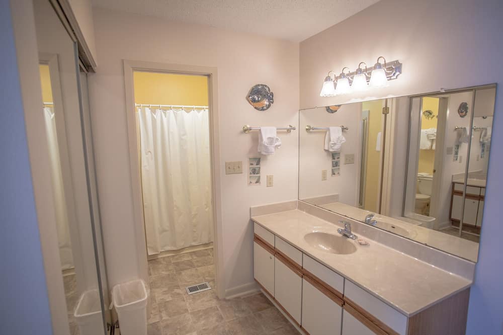 Photo of Bathroom in Santa Rosa Beach