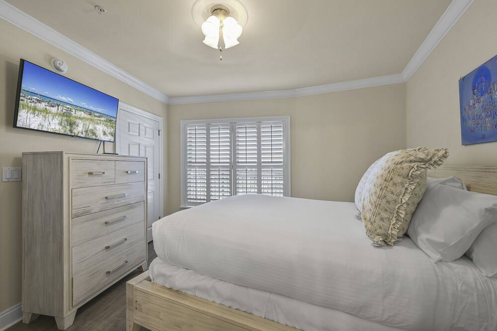 Photo of Bedroom in Santa Rosa Beach