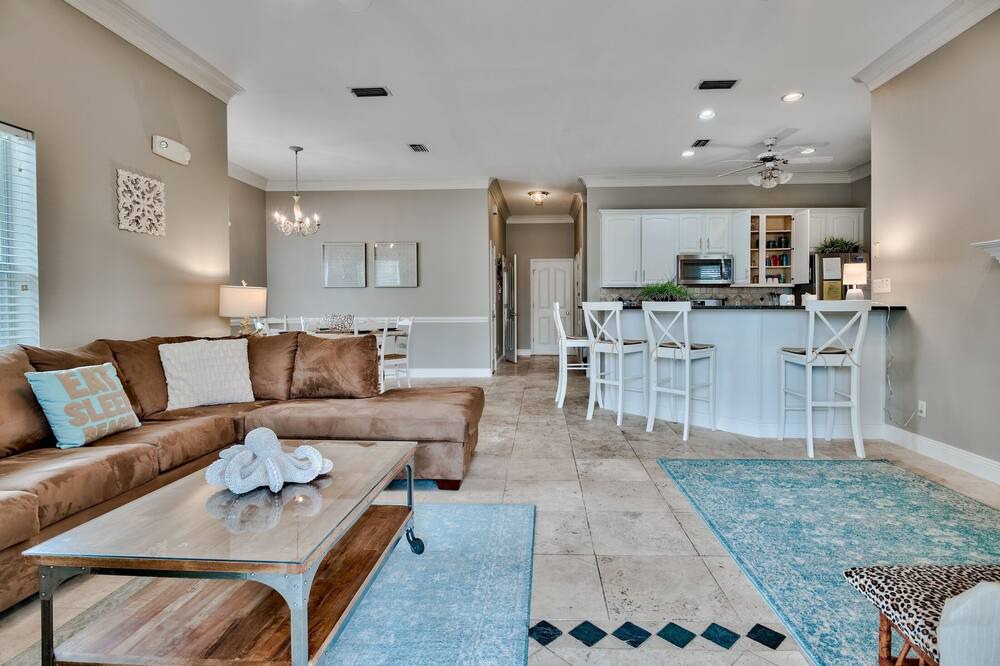 Photo of Bedroom in Crystal Shores