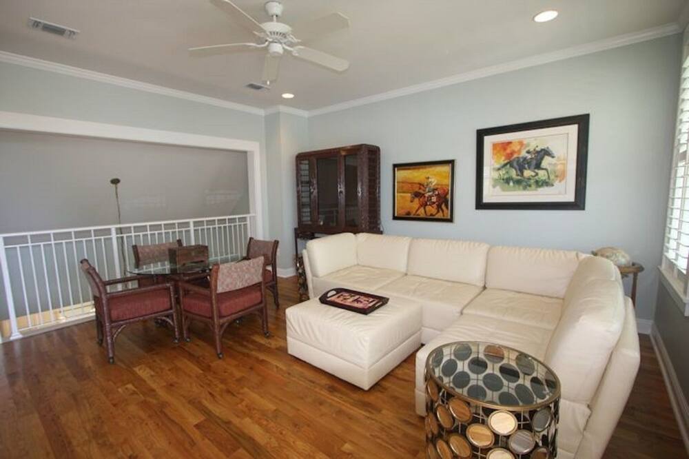 Photo of Livingroom in Old Town