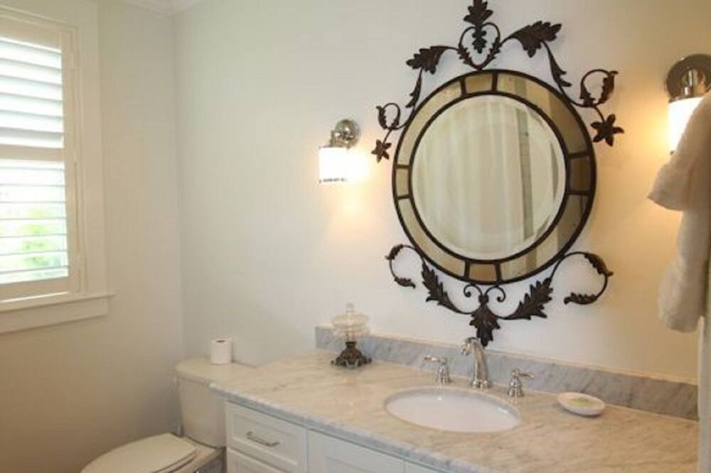 Photo of Bathroom in Old Town