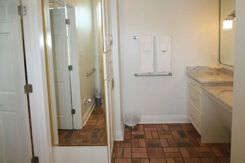 Photo of Bathroom in Old Town
