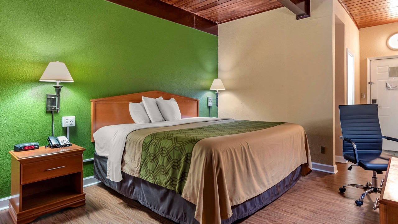 Photo of Bedroom in Tallahassee