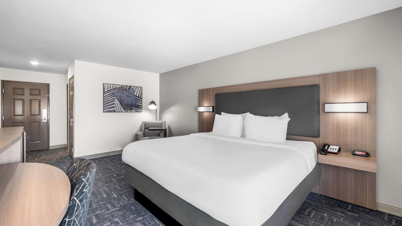Photo of Bedroom in Crowley