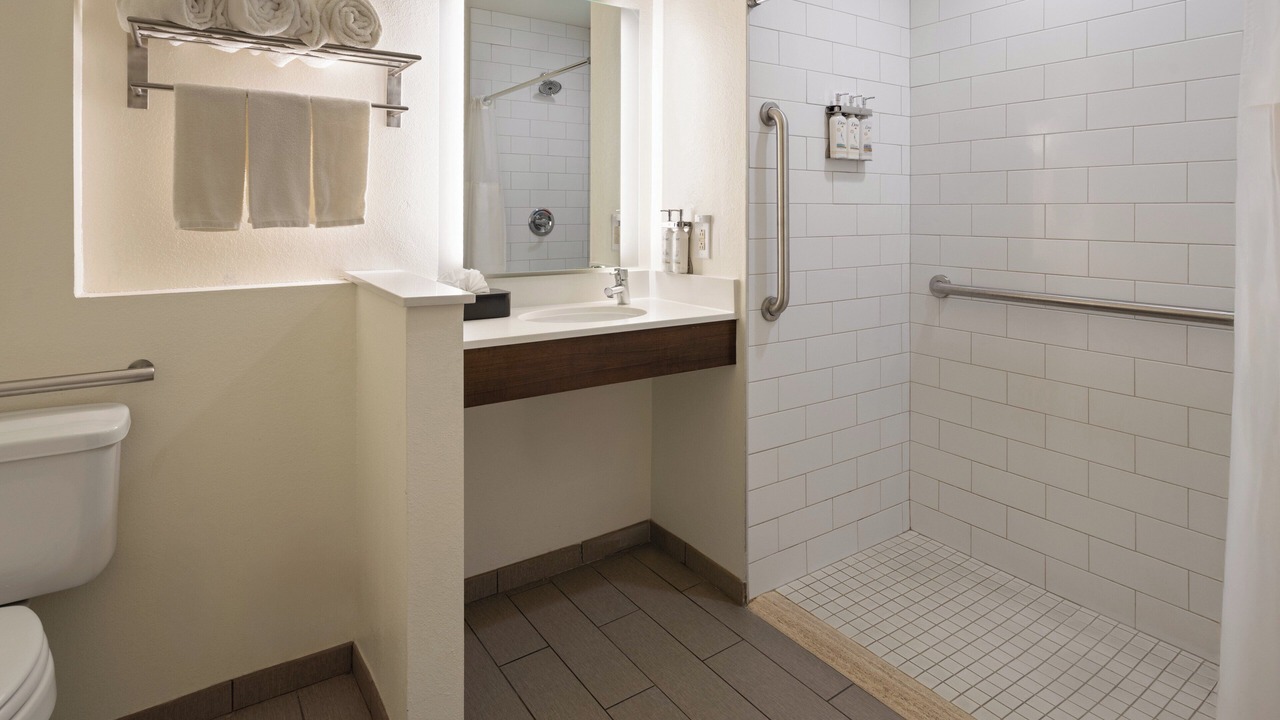Photo of Bathroom in Pearl