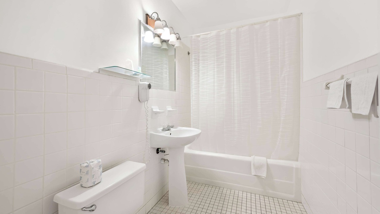 Photo of Bathroom in Clewiston