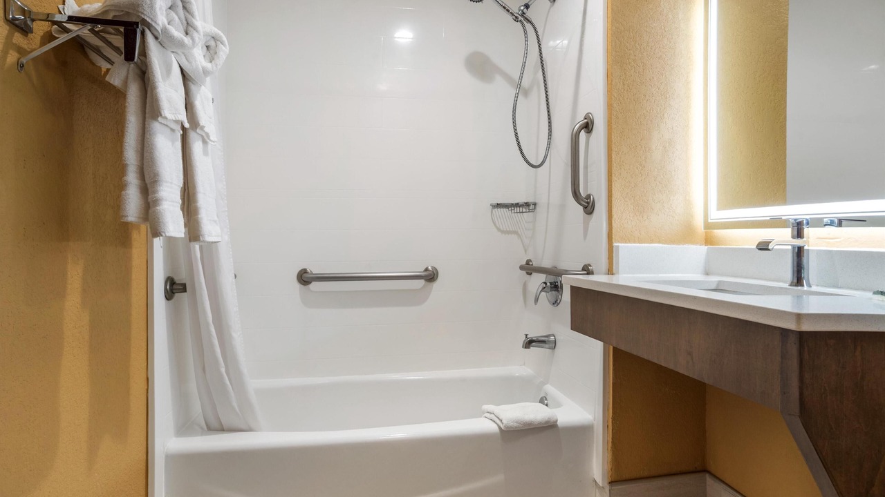 Photo of Bathroom in Sunshine