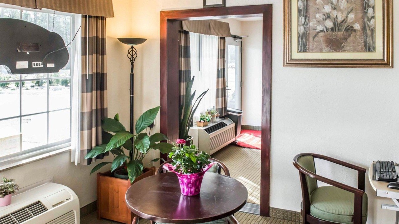 Photo of Livingroom in Lloyd
