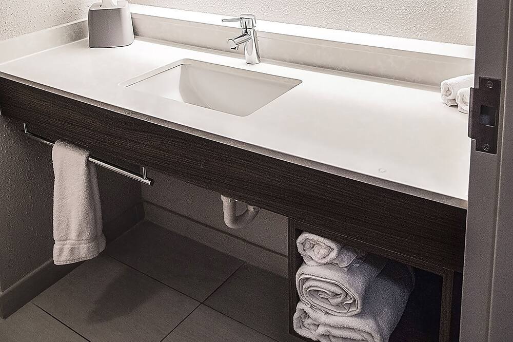 Photo of Bathroom in Alexandria