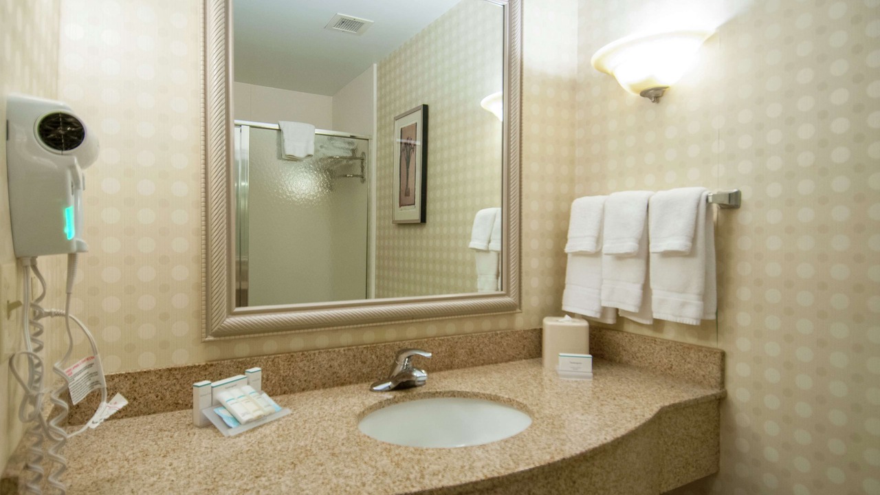 Photo of Bathroom in Pearl