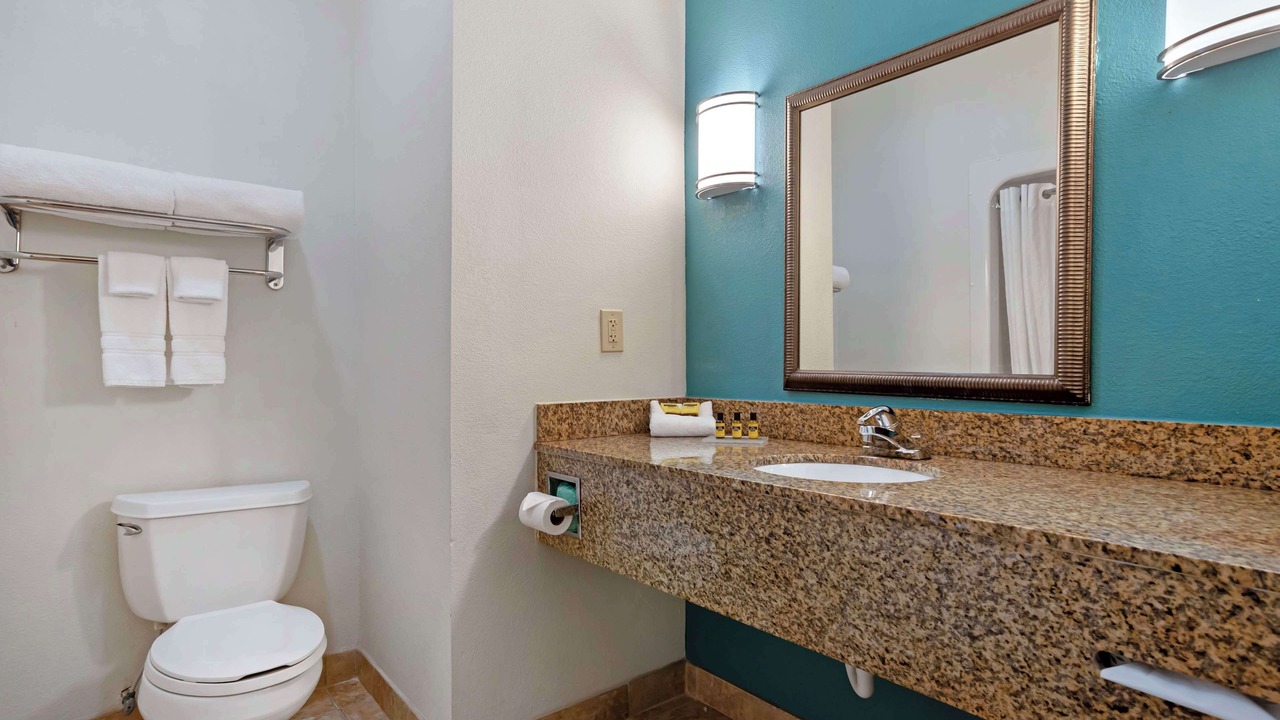 Photo of Bathroom in Pine Forest