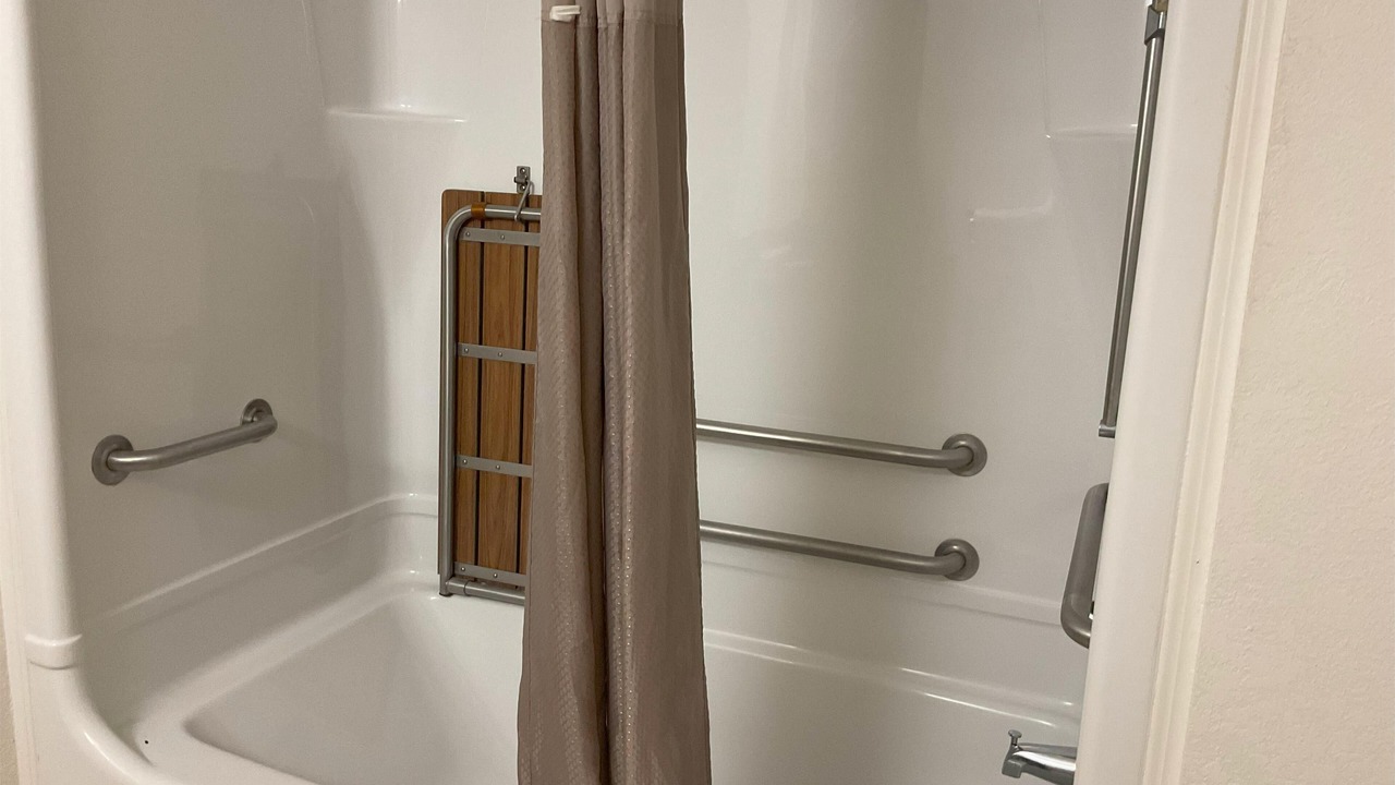 Photo of Bathroom in Pearl