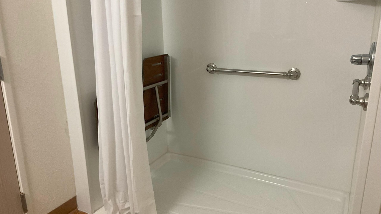 Photo of Bathroom in Pearl
