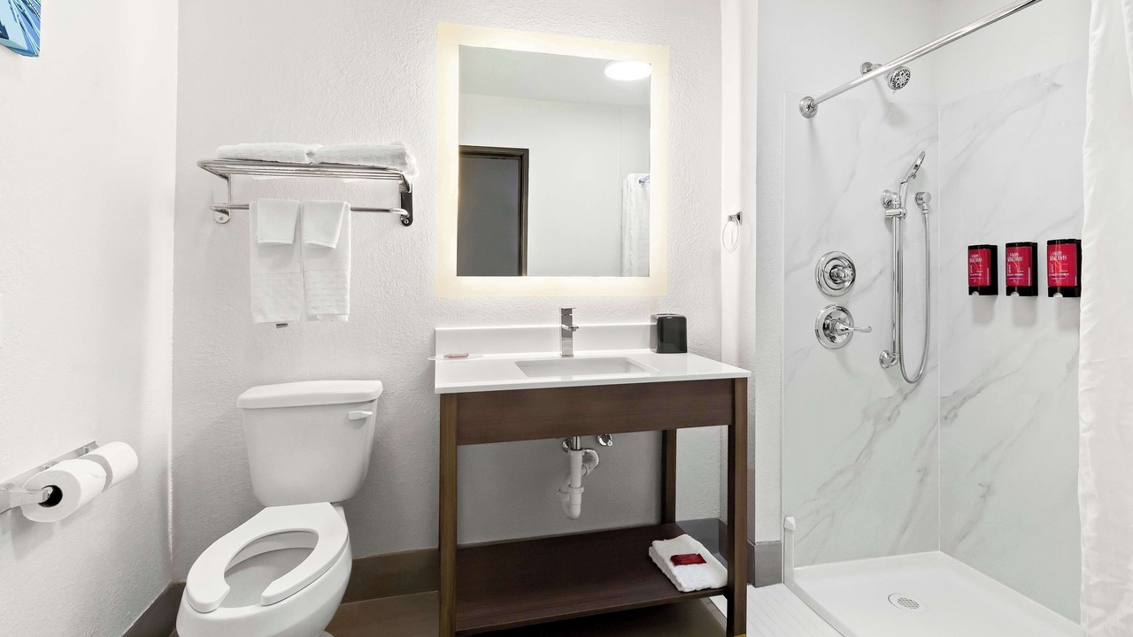Photo of Bathroom in Groves