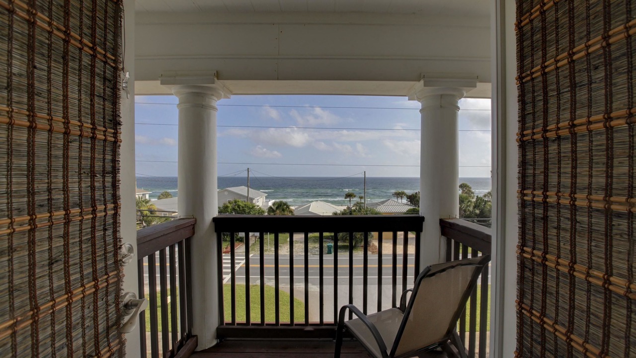 Photo of Patio Balcony in Kiska Beach