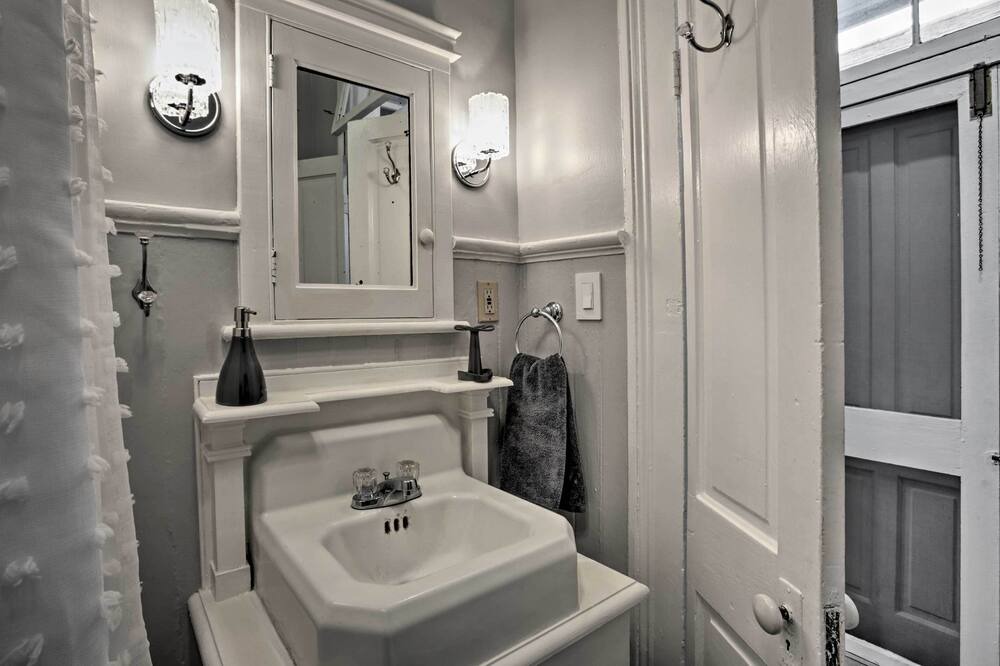 Photo of Bathroom in Fairgrounds