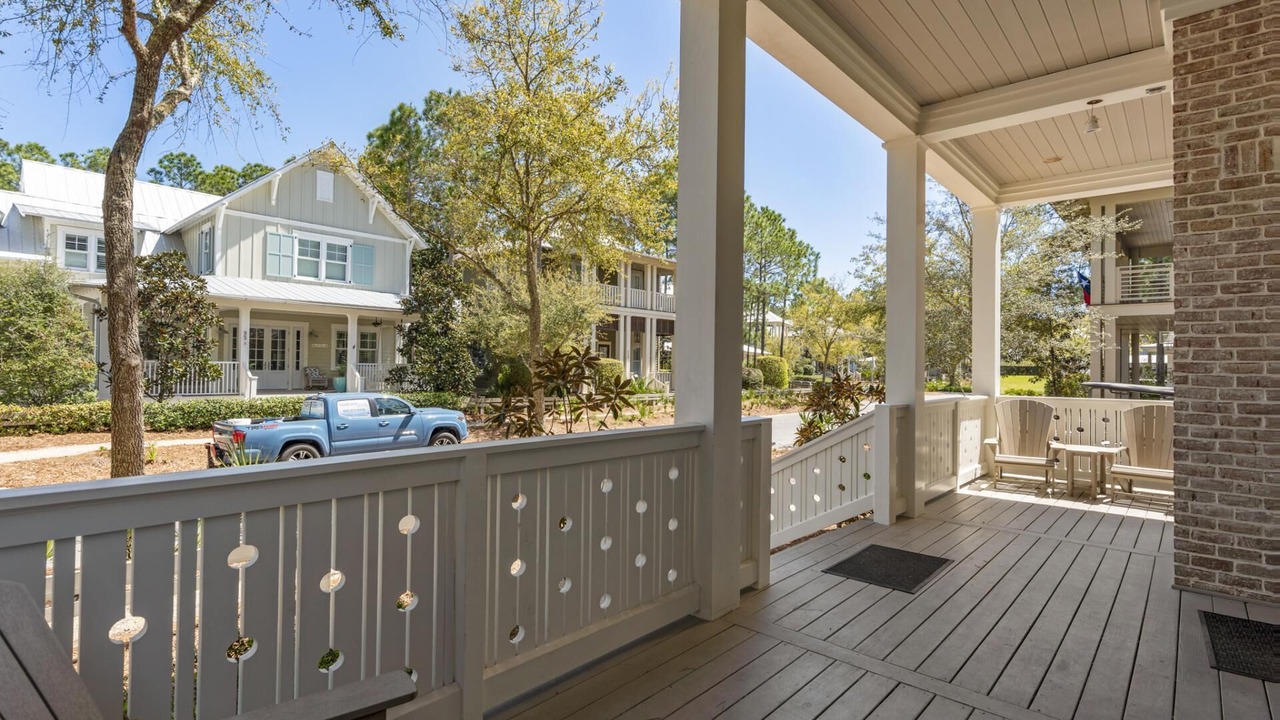 Photo of Patio Balcony in Forest District
