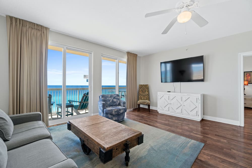 Photo of Livingroom in Bahama Beach