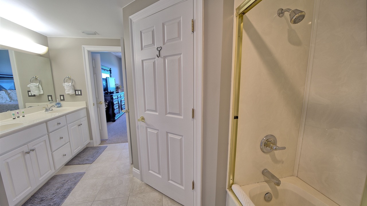 Photo of Bathroom in Thomas Drive