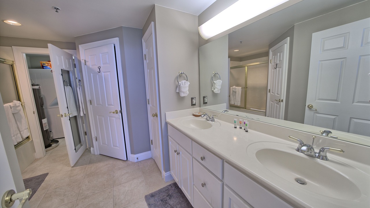 Photo of Bathroom in Thomas Drive