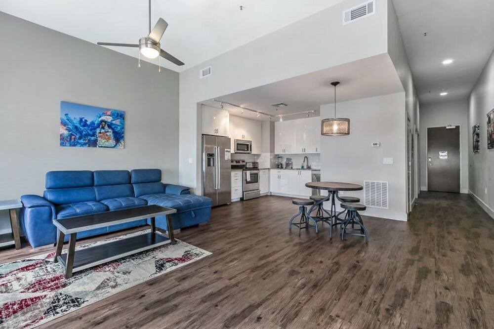 Photo of Livingroom in Central Business District