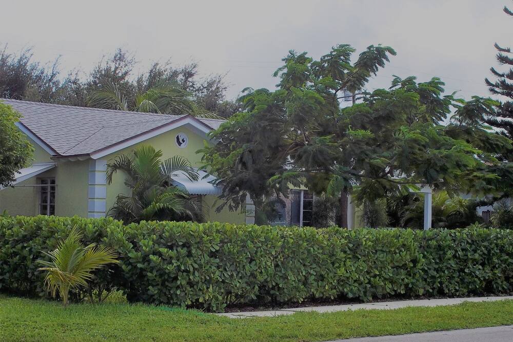 Photo of Outdoor in Riviera Beach