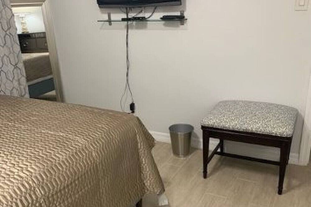 Photo of Bedroom in Riviera Beach